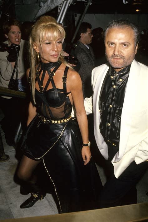 gianni versace vestito con cinghie|Gianni Versace .